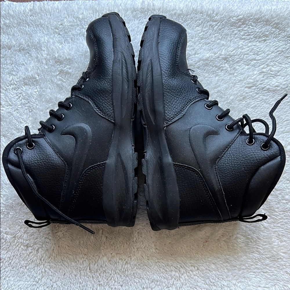 NIKE Manoa Boots - Picture 6 of 6